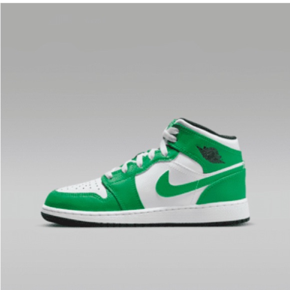 Air Jordan 1 Mid in green and white